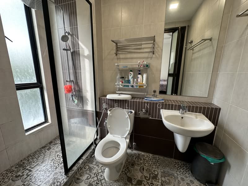 Rumah Berkembar untuk Dijual di Bandar Sungai Long (Selangor) - Angel Ng - Bathroom - PropertyGuru.com.my