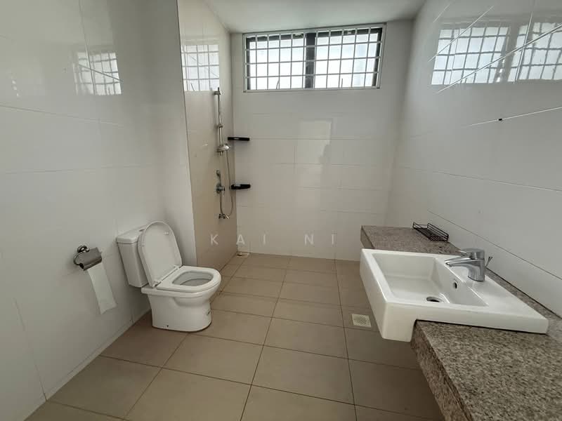 Rumah Teres 2 Tingkat untuk Disewa di Taman Redang (Johor Bahru) - Kai Ni - Bathroom - PropertyGuru.com.my