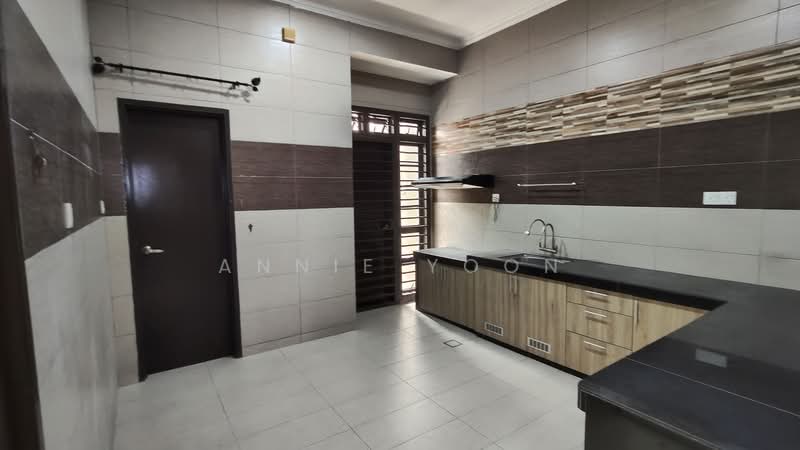 2-storey Terraced House for Sale in Bandar Kinrara Seksyen 5 (Bandar Kinrara) - Annie Yoon - Kitchen - PropertyGuru.com.my