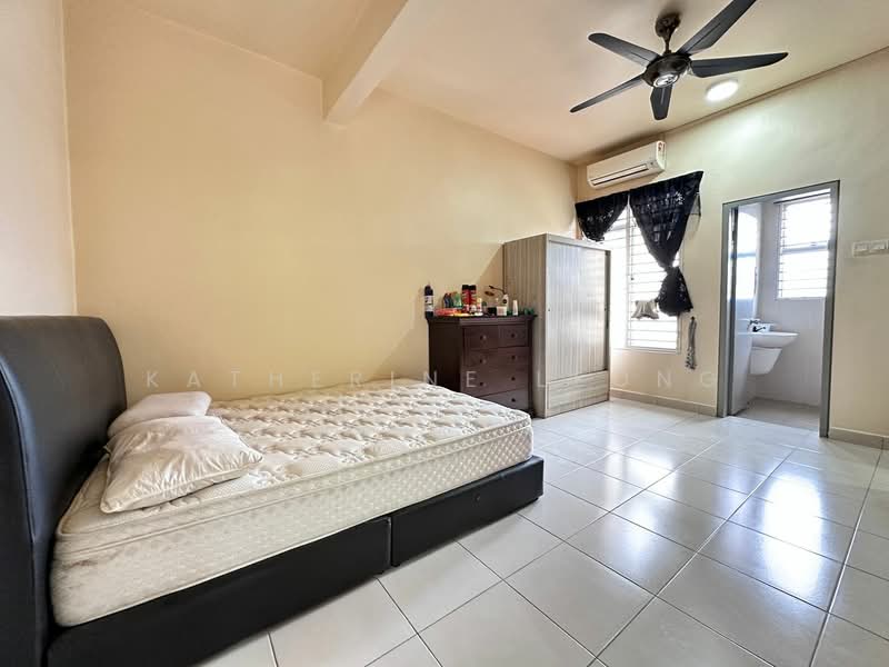 Rumah Teres 2 Tingkat untuk Dijual di Rawang (Selangor) - Katherine Leong - Bedroom - PropertyGuru.com.my