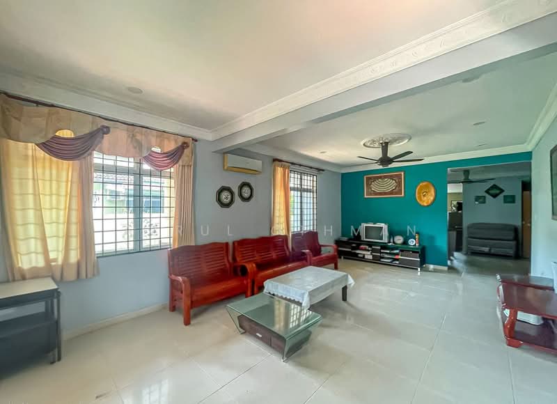 Bungalow for Sale in Taman Dato Haji Abdul Samad (Port Dickson) - Azrul Othman - Living Room - PropertyGuru.com.my