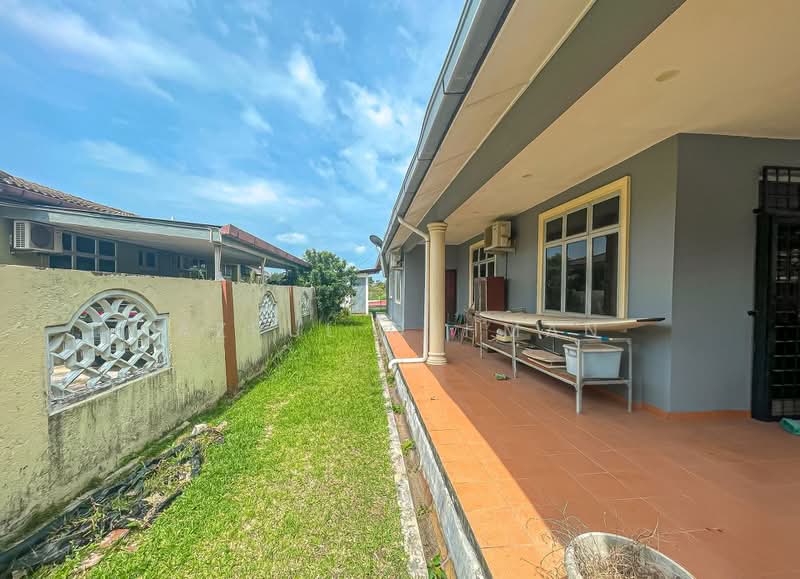 Bungalow for Sale in Taman Dato Haji Abdul Samad (Port Dickson) - Azrul Othman - Exterior - PropertyGuru.com.my