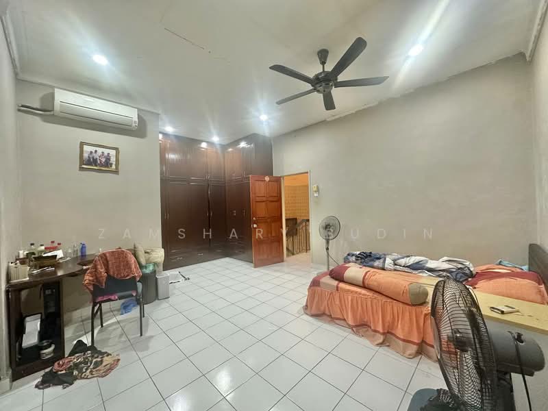Rumah Teres 2 Tingkat untuk Dijual di Taman Pelangi Semenyih (Semenyih) - Zamshary Budin - Bedroom - PropertyGuru.com.my