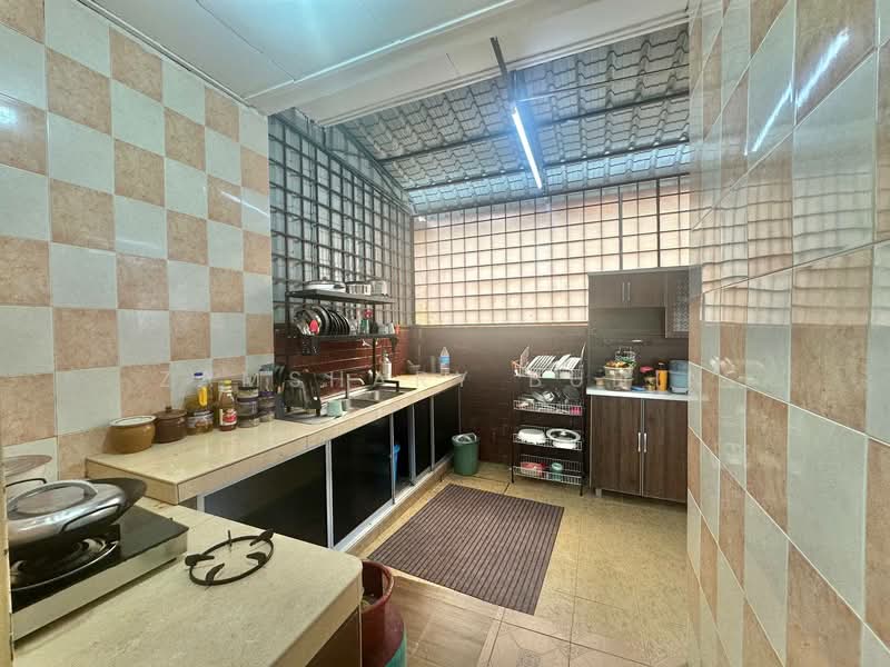 Rumah Teres 2 Tingkat untuk Dijual di Taman Pelangi Semenyih (Semenyih) - Zamshary Budin - Kitchen - PropertyGuru.com.my