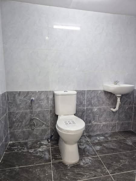 Kedai untuk Disewa di Taman Nusa Bestari (Iskandar Puteri (Nusajaya)) - APRILIA CHAYADI - Bathroom - PropertyGuru.com.my