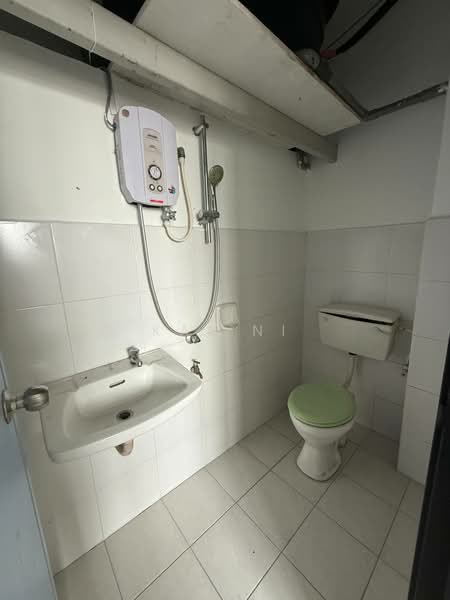 Rumah Bandar untuk Disewa di Ehsan Jaya (Johor Bahru) - Kai Ni - Bathroom - PropertyGuru.com.my