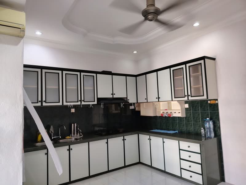 2.5-storey Terraced House for Sale in Sungai Ara (Penang) - Mike Kheoh - Kitchen - PropertyGuru.com.my