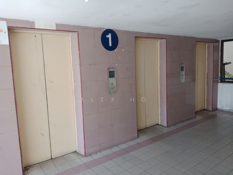 Pangsapuri untuk Dijual di Pearl Tower (Ria) - Alex Ho - Corridor - PropertyGuru.com.my