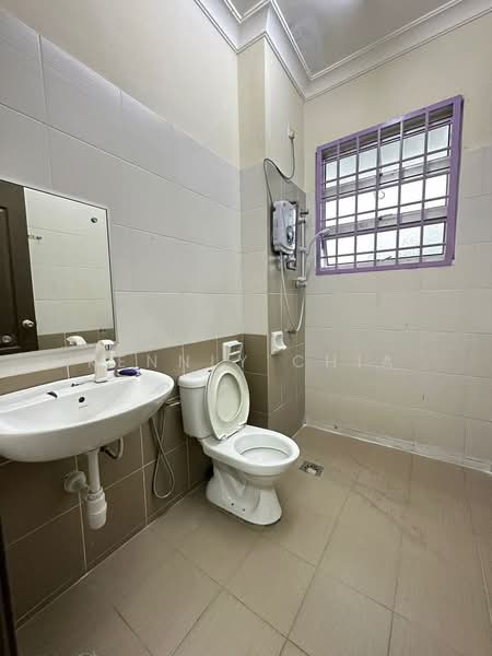 Rumah Teres 2 Tingkat untuk Disewa di Kulai (Johor) - Kennly Chia - Bathroom - PropertyGuru.com.my