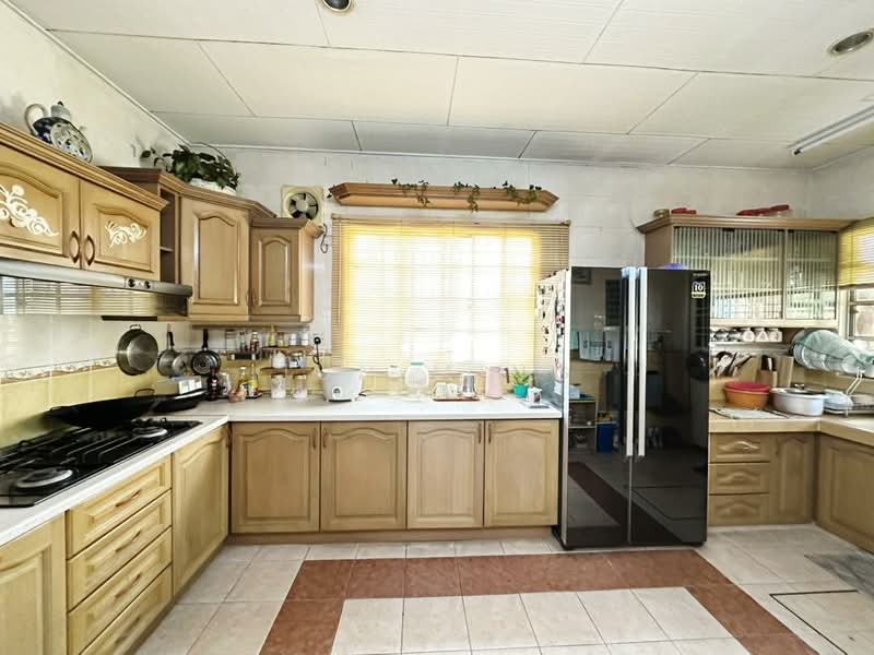 2-storey Terraced House for Sale in Taman Sungai Besi Indah (Seri Kembangan) - Jun Ming - Kitchen - PropertyGuru.com.my