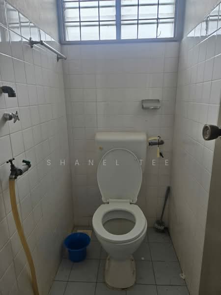 Rumah Teres 2 Tingkat untuk Dijual di Taman Titiwangsa (Kluang) - Shanel Tee - Bathroom - PropertyGuru.com.my