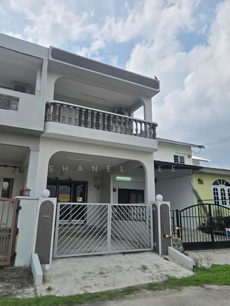 Rumah Teres 2 Tingkat untuk Dijual di Taman Titiwangsa (Kluang) - Shanel Tee - Exterior - PropertyGuru.com.my