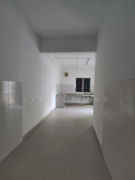 Rumah Teres 2 Tingkat untuk Dijual di Taman Lestari Putra (Seri Kembangan) - Jerrick Foo - Kitchen - PropertyGuru.com.my