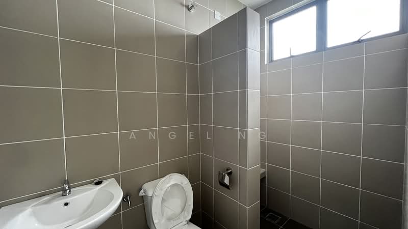 Semi-Detached House for Sale in Taman Semanja (Kajang) - Angel Ng - Bathroom - PropertyGuru.com.my