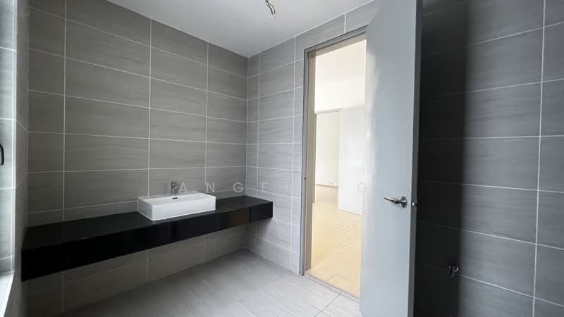 Semi-Detached House for Sale in Taman Semanja (Kajang) - Angel Ng - Bathroom - PropertyGuru.com.my