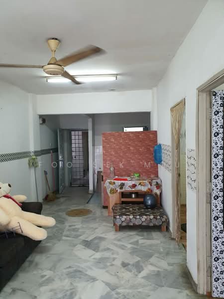 Apartment for Sale at Teratai Mewah Apartment Block 4 & 6 - Foo Sek Mou - Living Room - PropertyGuru.com.my