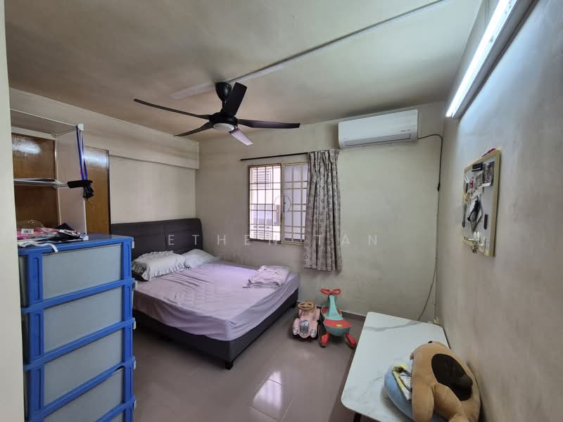 Pangsapuri untuk Dijual di Krystal Idaman - Ethen Tan - Bedroom - PropertyGuru.com.my