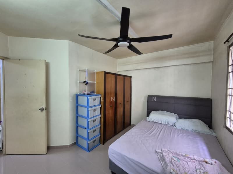 Pangsapuri untuk Dijual di Krystal Idaman - Ethen Tan - Bedroom - PropertyGuru.com.my