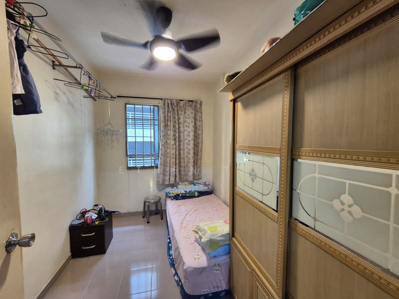 Pangsapuri untuk Dijual di Krystal Idaman - Ethen Tan - Bedroom - PropertyGuru.com.my