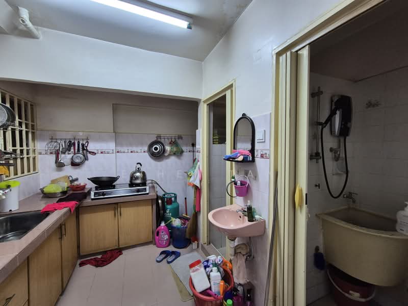 Pangsapuri untuk Dijual di Krystal Idaman - Ethen Tan - Kitchen - PropertyGuru.com.my
