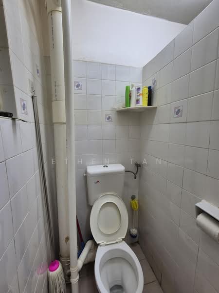Pangsapuri untuk Dijual di Krystal Idaman - Ethen Tan - Bathroom - PropertyGuru.com.my