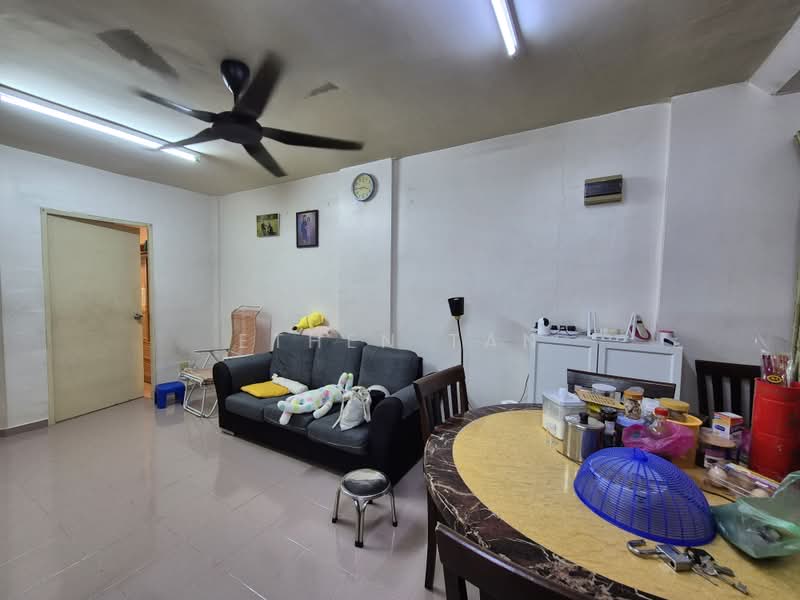 Pangsapuri untuk Dijual di Krystal Idaman - Ethen Tan - Living Room - PropertyGuru.com.my