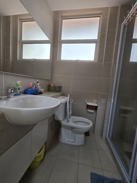 Rumah Berkembar untuk Dijual di Taman Molek (Johor Bahru) - Au Yong Lucy - Bathroom - PropertyGuru.com.my