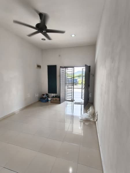 1-storey Terraced House for Sale in Kluang (Johor) - Shanel Tee - Living Room - PropertyGuru.com.my