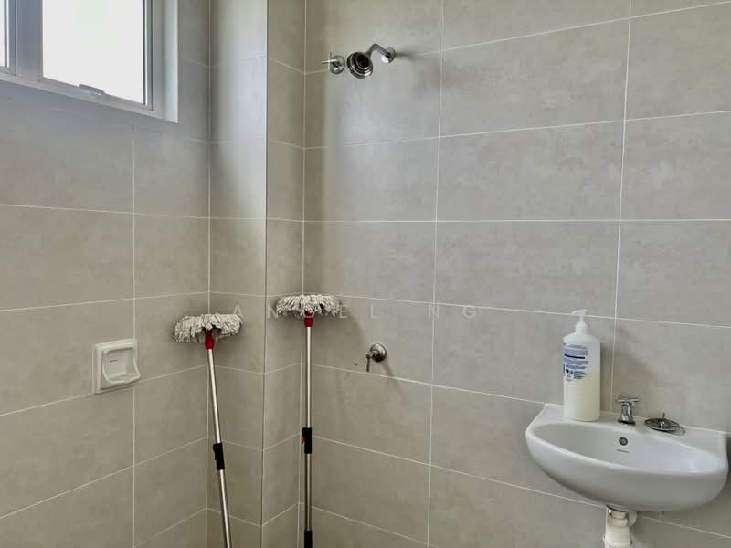 Rumah Teres 2.5 Tingkat untuk Dijual di Taman Semanja (Kajang) - Angel Ng - Bathroom - PropertyGuru.com.my