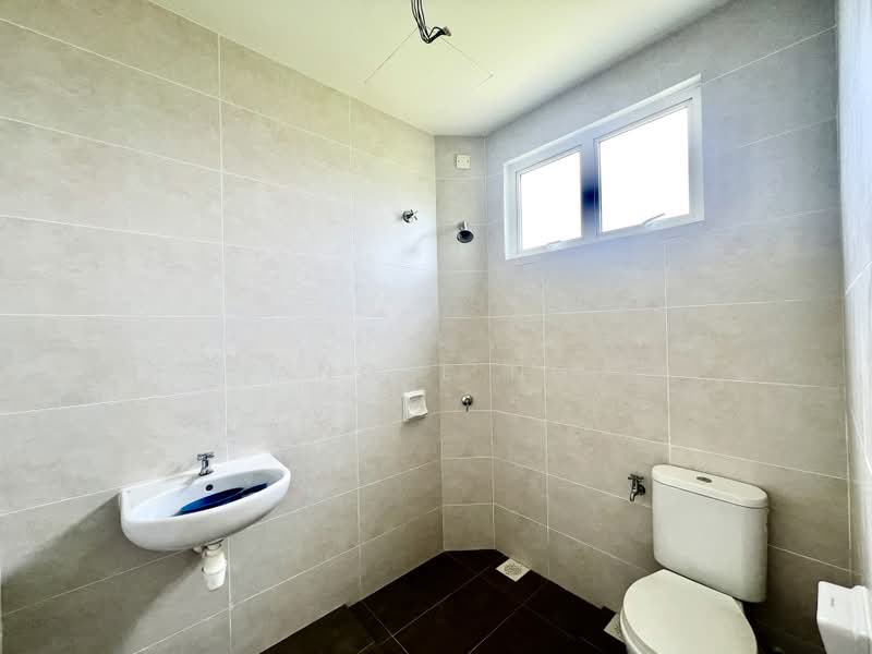 Rumah Teres 2.5 Tingkat untuk Dijual di Taman Semanja (Kajang) - Angel Ng - Bathroom - PropertyGuru.com.my