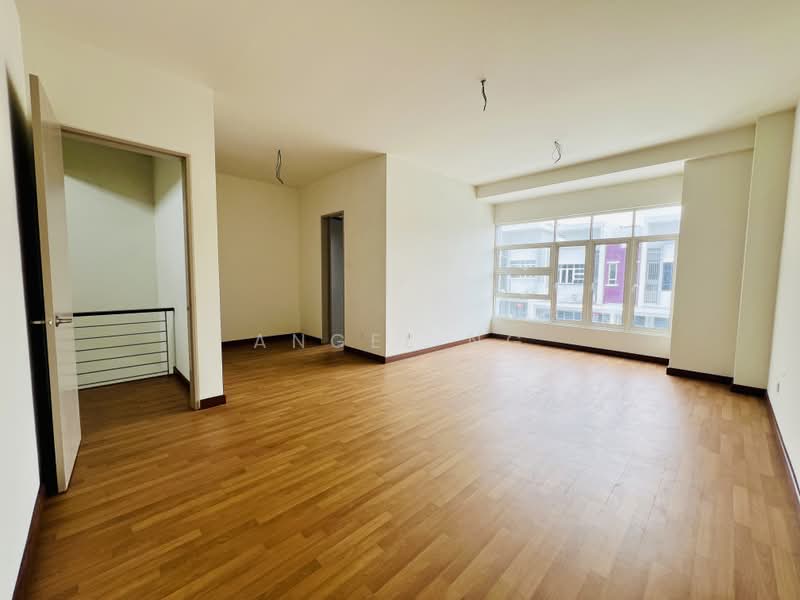 Rumah Teres 2.5 Tingkat untuk Dijual di Taman Semanja (Kajang) - Angel Ng - Living Room - PropertyGuru.com.my