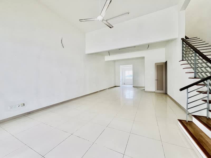 Rumah Teres 2.5 Tingkat untuk Dijual di Taman Semanja (Kajang) - Angel Ng - Living Room - PropertyGuru.com.my