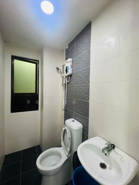 Service Residence for Sale at The Heights Residence - Ramona Tan - Bathroom - PropertyGuru.com.my