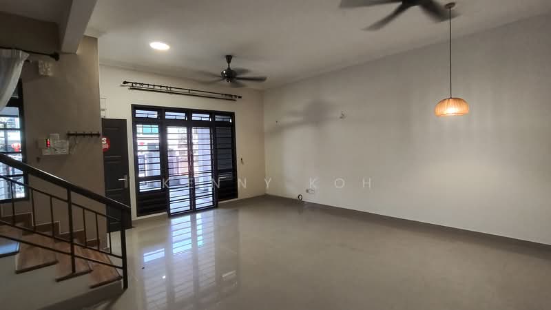 2-storey Terraced House for Sale in Bandar Kinrara Seksyen 5 (Bandar Kinrara) - Kenny Koh - Living Room - PropertyGuru.com.my