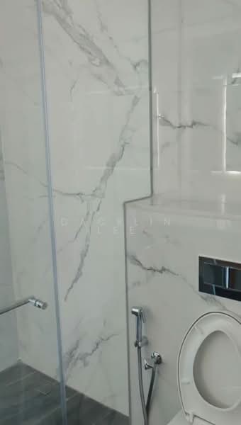 Service Residence for Sale at Core Residence @ TRX - Dacklin Lee - Bathroom - PropertyGuru.com.my