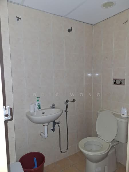 Kedai untuk Disewa di Taman Dato Ahmad Razali (Ampang) - Louis Wong - Bathroom - PropertyGuru.com.my
