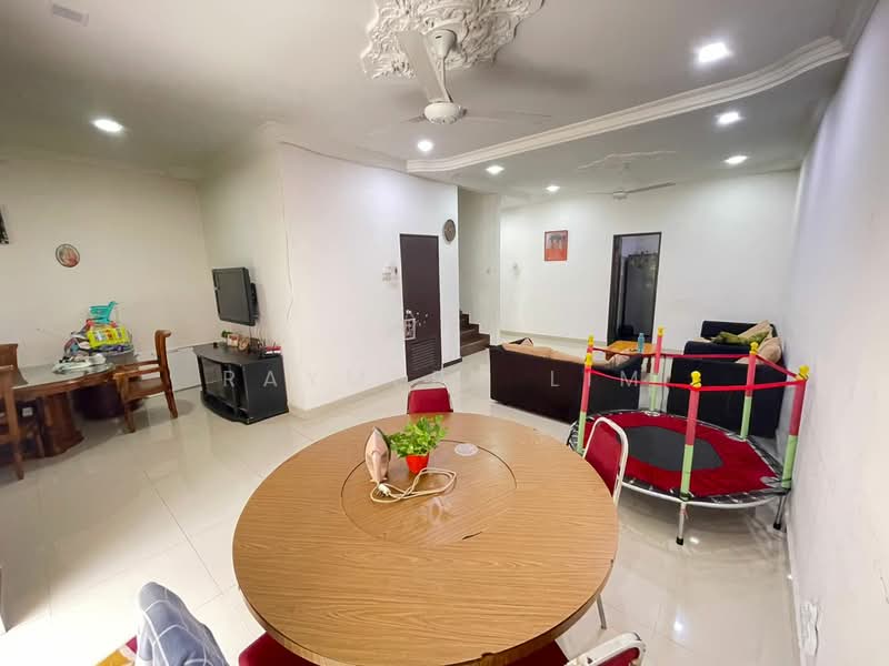 2-storey Terraced House for Sale in Kota Emerald (Rawang) - Raymerc Lim - Living Room - PropertyGuru.com.my