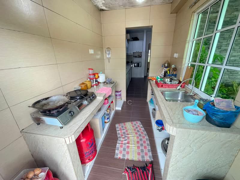 2-storey Terraced House for Sale in Kota Emerald (Rawang) - Raymerc Lim - Kitchen - PropertyGuru.com.my