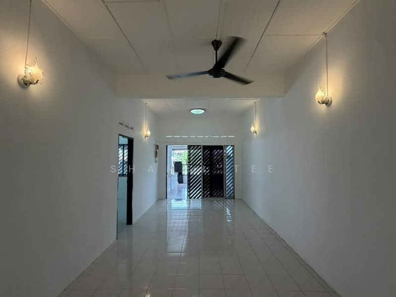 1-storey Terraced House for Sale in Kluang (Johor) - Shanel Tee - Interior - PropertyGuru.com.my