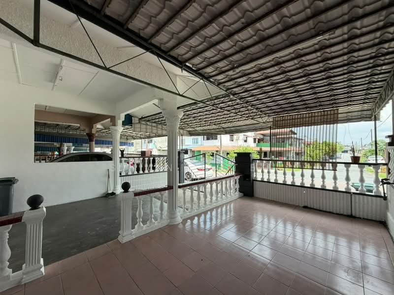 1-storey Terraced House for Sale in Kluang (Johor) - Shanel Tee - Exterior - PropertyGuru.com.my