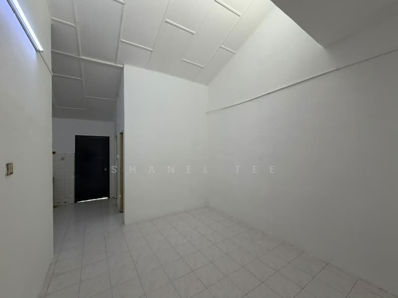 1-storey Terraced House for Sale in Kluang (Johor) - Shanel Tee - Interior - PropertyGuru.com.my