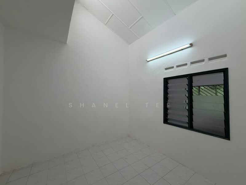1-storey Terraced House for Sale in Kluang (Johor) - Shanel Tee - Interior - PropertyGuru.com.my