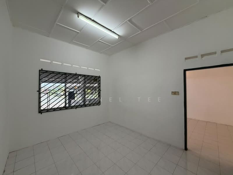 1-storey Terraced House for Sale in Kluang (Johor) - Shanel Tee - Interior - PropertyGuru.com.my