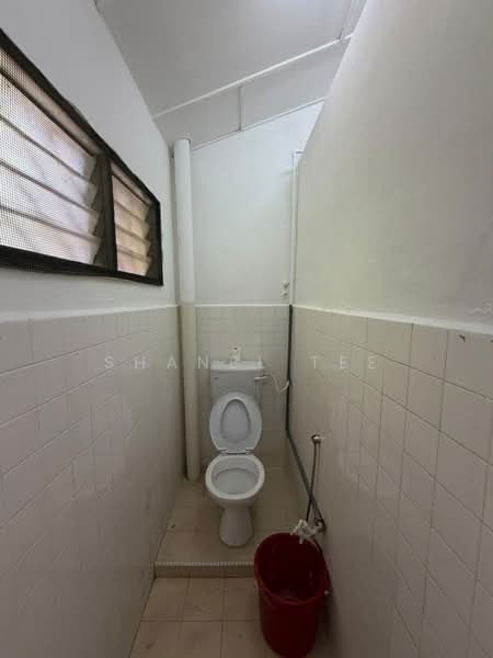1-storey Terraced House for Sale in Kluang (Johor) - Shanel Tee - Bathroom - PropertyGuru.com.my