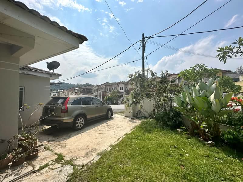 Rumah Teres 2 Tingkat untuk Dijual di Taman Lestari Perdana (Seri Kembangan) - Azli Ibrahim - Exterior - PropertyGuru.com.my