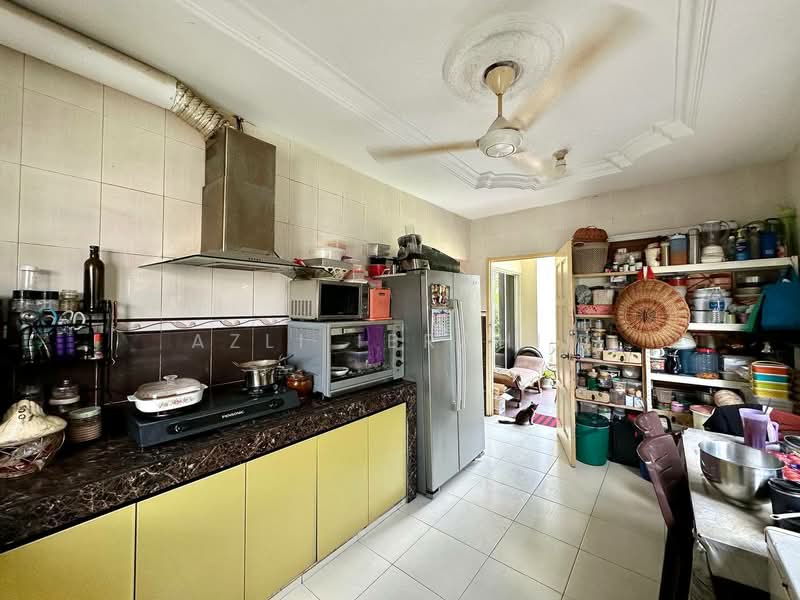 Rumah Teres 2 Tingkat untuk Dijual di Taman Lestari Perdana (Seri Kembangan) - Azli Ibrahim - Kitchen - PropertyGuru.com.my