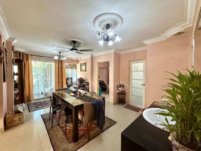 Rumah Teres 2 Tingkat untuk Dijual di Taman Lestari Perdana (Seri Kembangan) - Azli Ibrahim - Dining Room - PropertyGuru.com.my