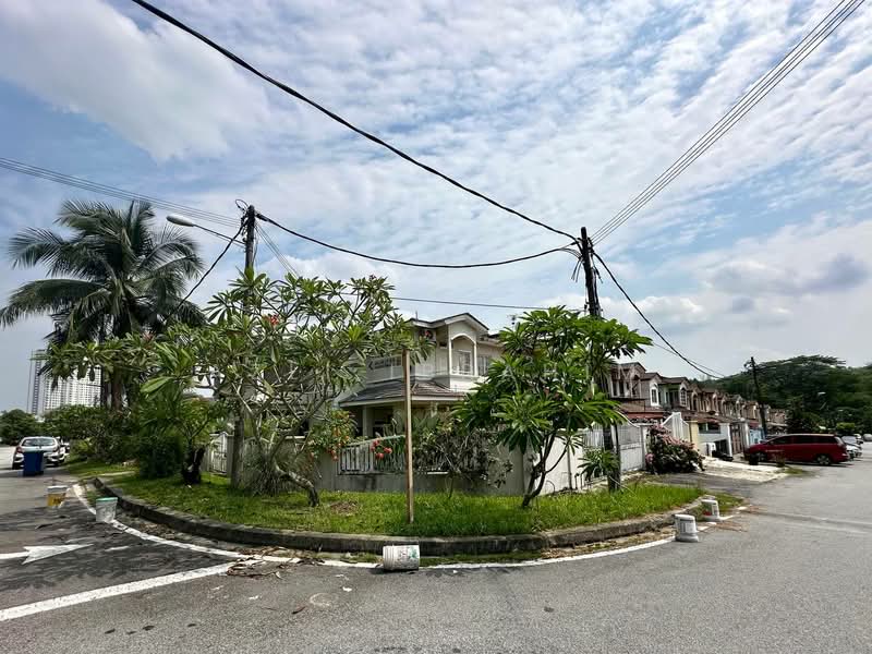 Rumah Teres 2 Tingkat untuk Dijual di Taman Lestari Perdana (Seri Kembangan) - Azli Ibrahim - Exterior - PropertyGuru.com.my