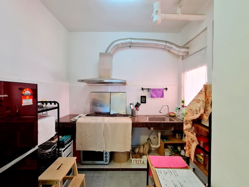 Apartment for Rent at Alam Budiman (Sri Budiman) - Irmantaha Tamin - Kitchen - PropertyGuru.com.my
