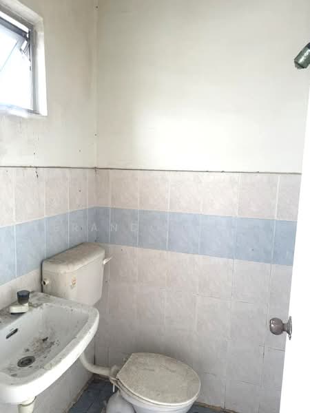 Apartment for Sale at Desaminium Rimba - Brandon Yee - Bathroom - PropertyGuru.com.my